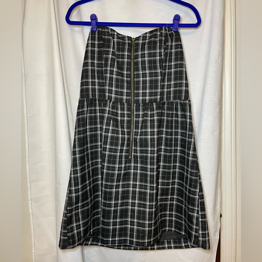 Charlotte Russe Black & White Strapless Front Zip Dress w/ Smocking Size L